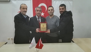 YEŞİLDERden Kızılay’a anlamlı plaket