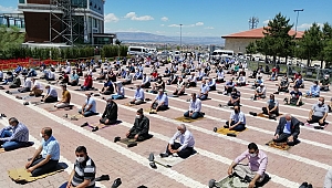 Yeşilyurt’ta Aylar sonra Cuma Namazı eda edildi